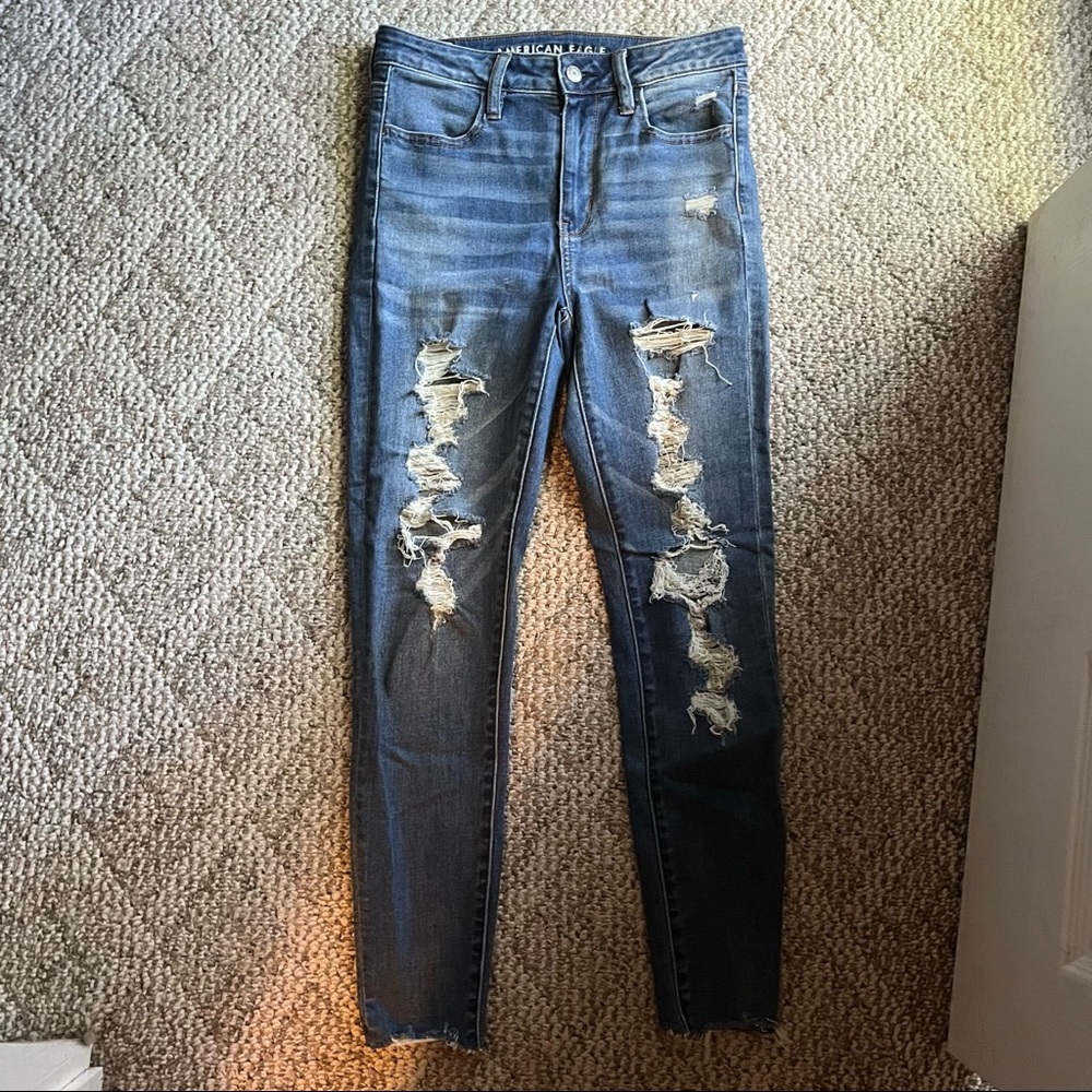 American Eagle Super High Rise Jegging Ripped 4